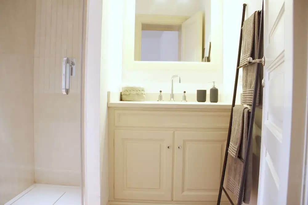 Leonardo's Apartments - photo 7