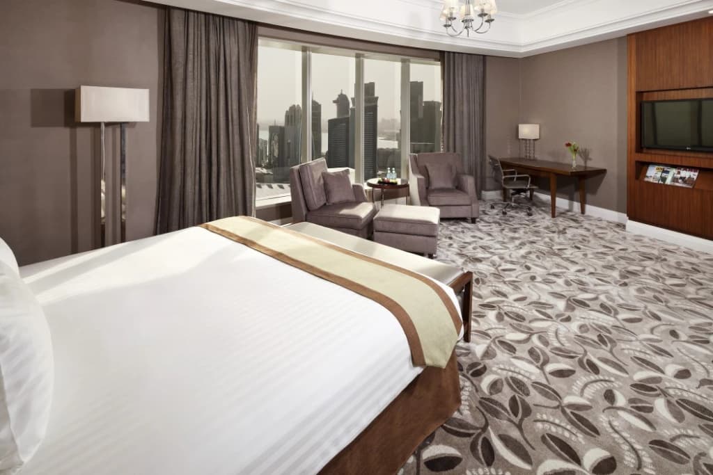 Best Plaza Hotel West Bay - photo 2