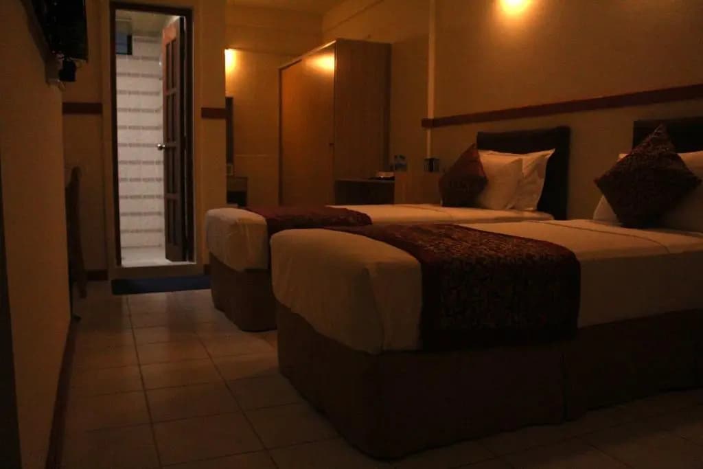 One On Inn - photo 3