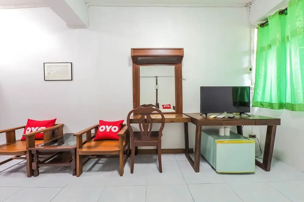 OYO 468 Dumrong Town Hotel - photo 5