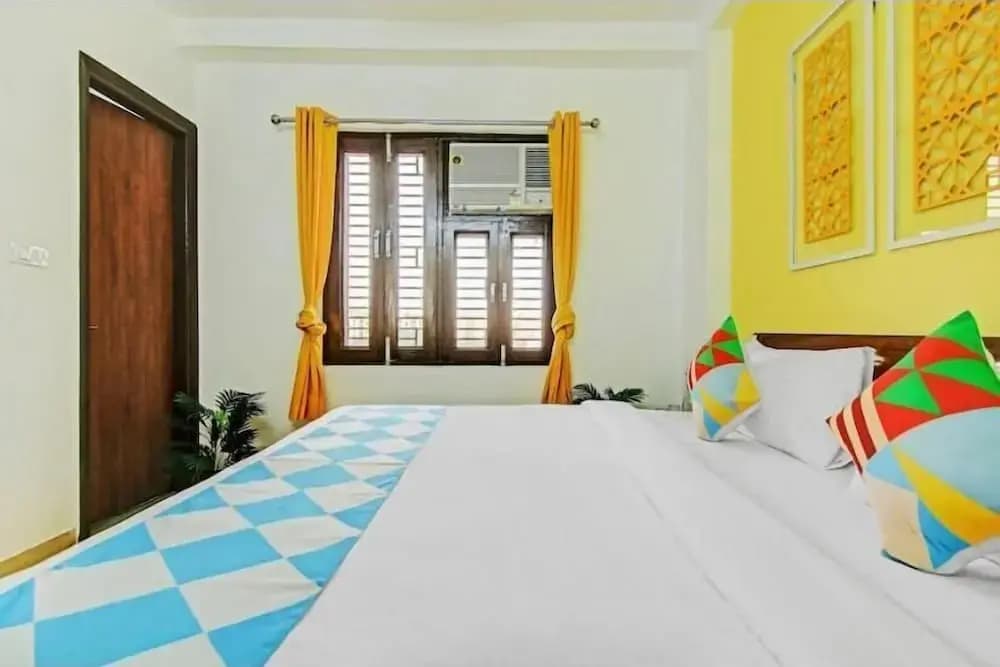 Green Orbit Hotel - photo 11