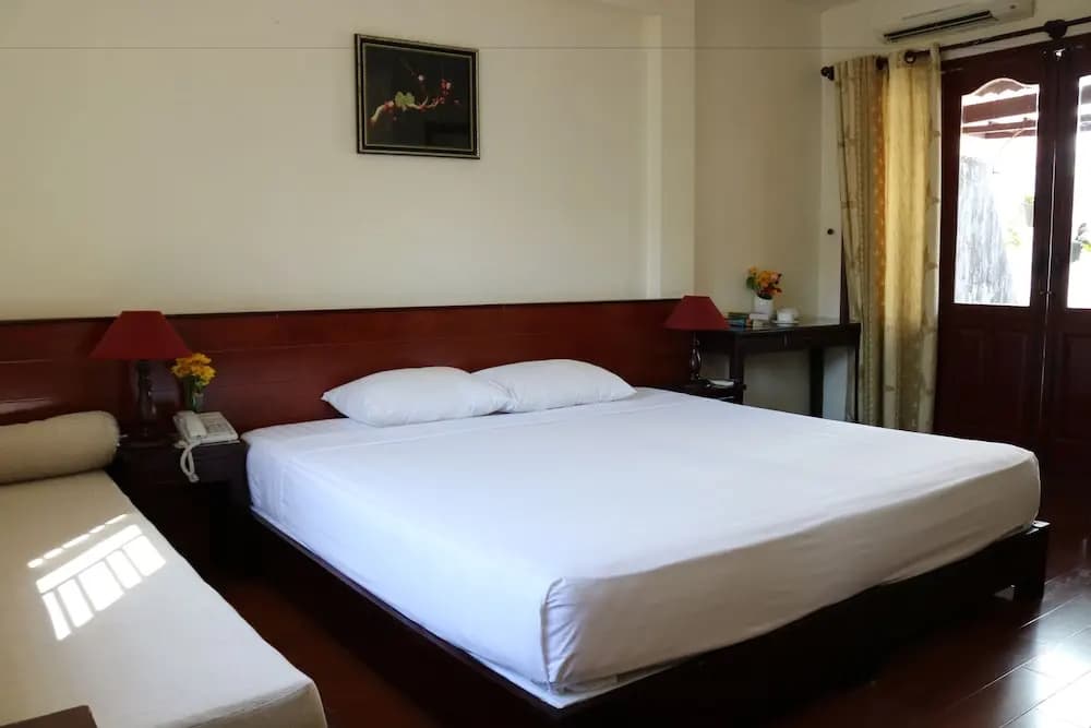 Nhi Trung Hotel - photo 7