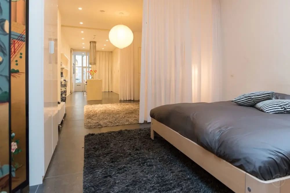 White Room Apartment - photo 5