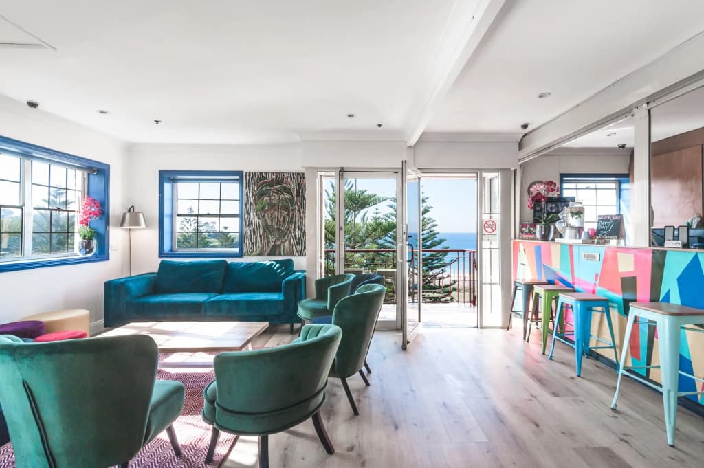 Mad Monkey Coogee Beach Hostel - photo 8
