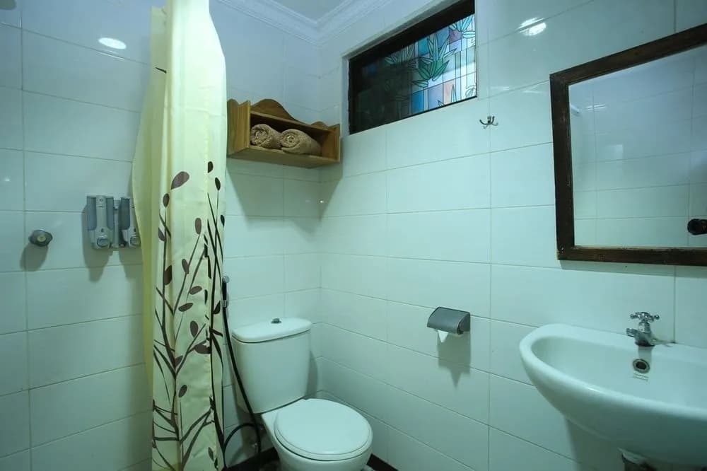 RedDoorz near Discovery Mall Kuta - photo 7