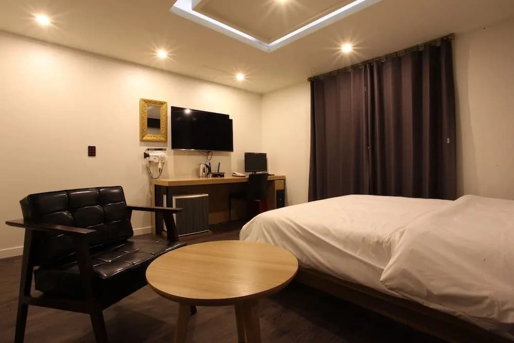Hotel Manhattan - photo 3