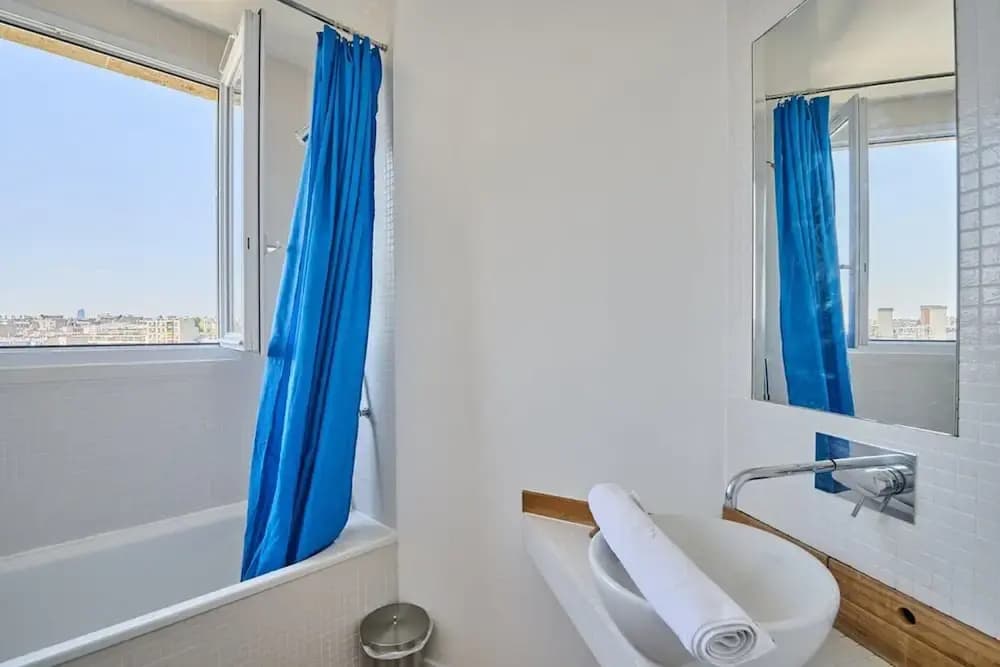Sublime 2 Bedroom Flat Quai de Seine Eiffel Tower - photo 8