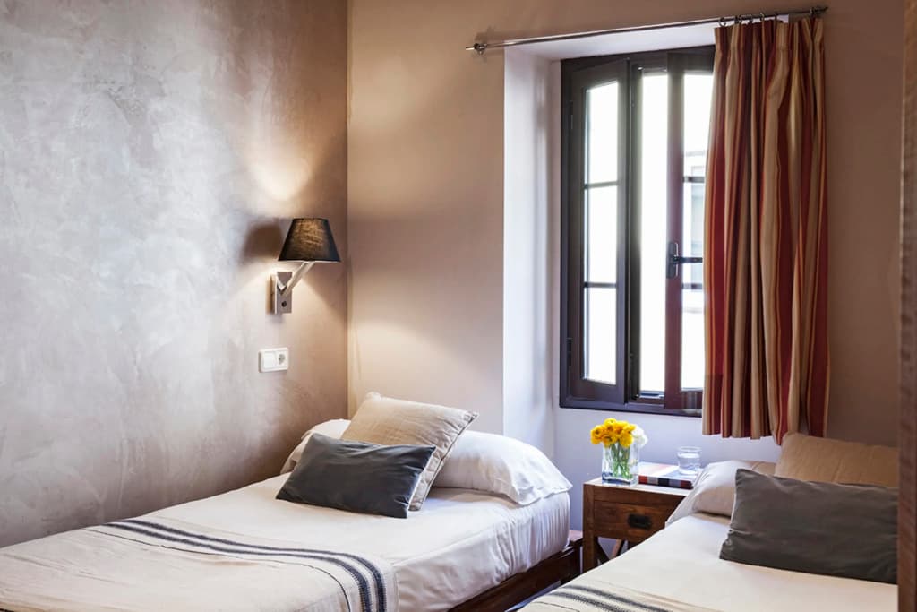 AinB Las Ramblas-Guardia Apartments - photo 3
