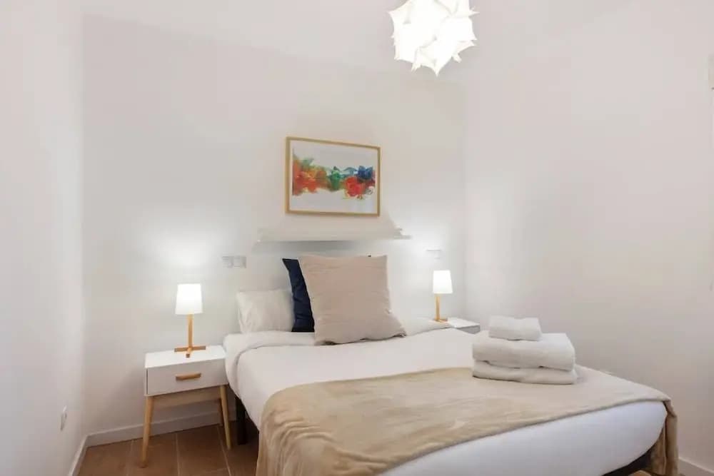 Bright & Modern Two Bed Apartment in Madrid - photo 10
