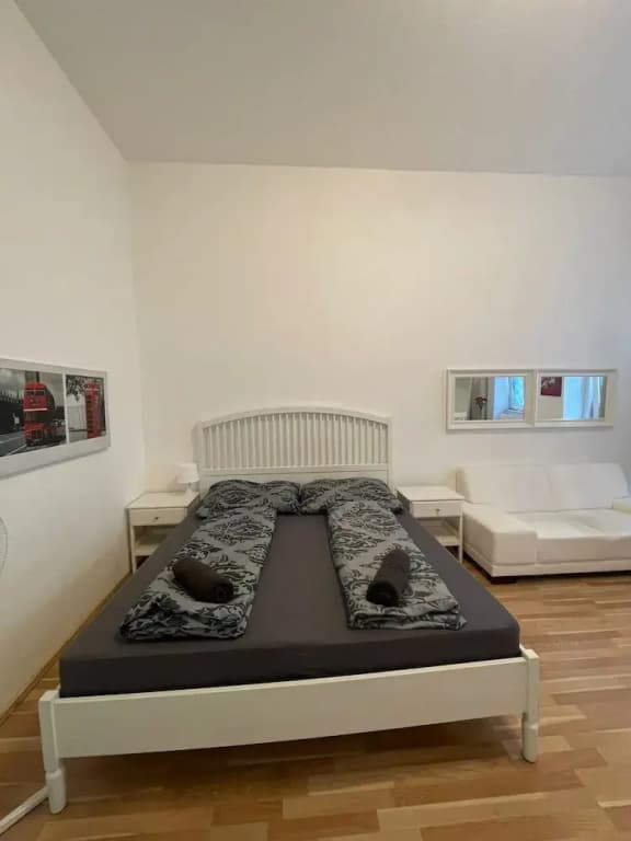 Cozy Studio Apt Near Rathausplatz - photo 1