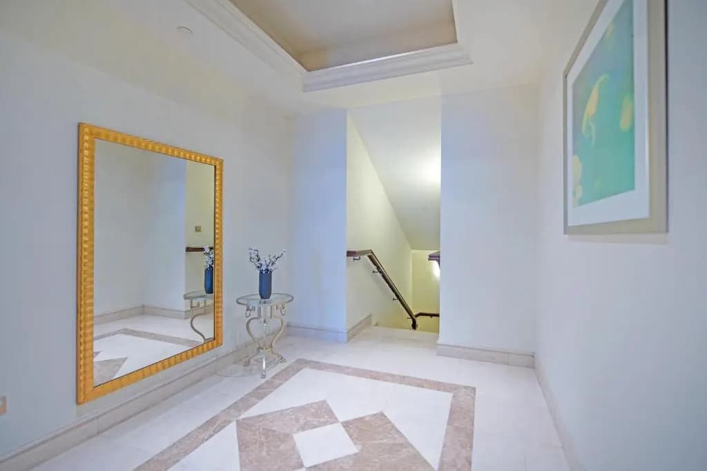 Luxurious 3BR Townhouse with Maid's & Private Pool in Palm Jumeirah - photo 11