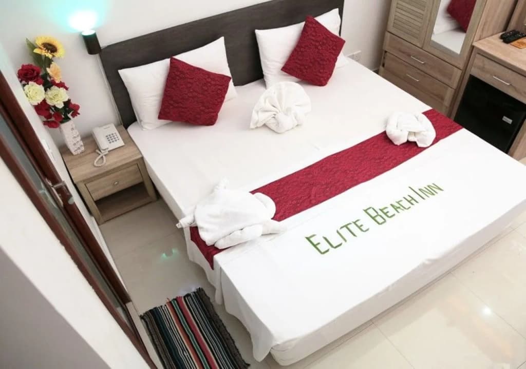Elite Beach Inn - photo 2