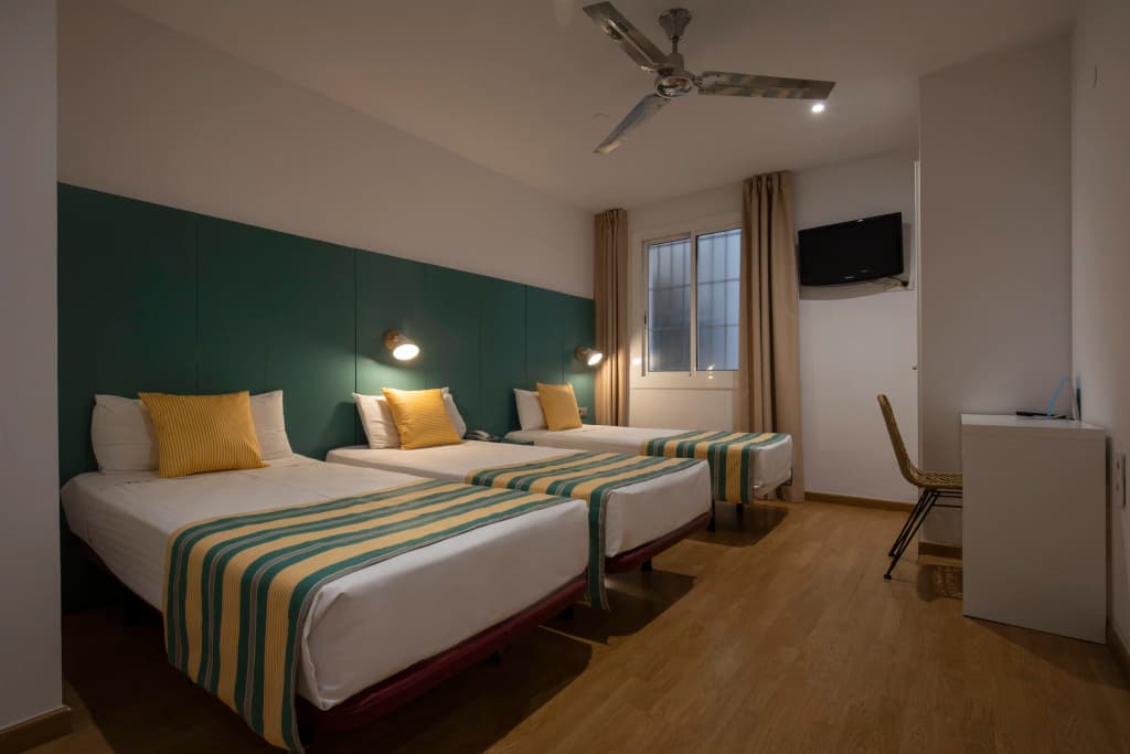 Yomo Hostal BCN Port - photo 6