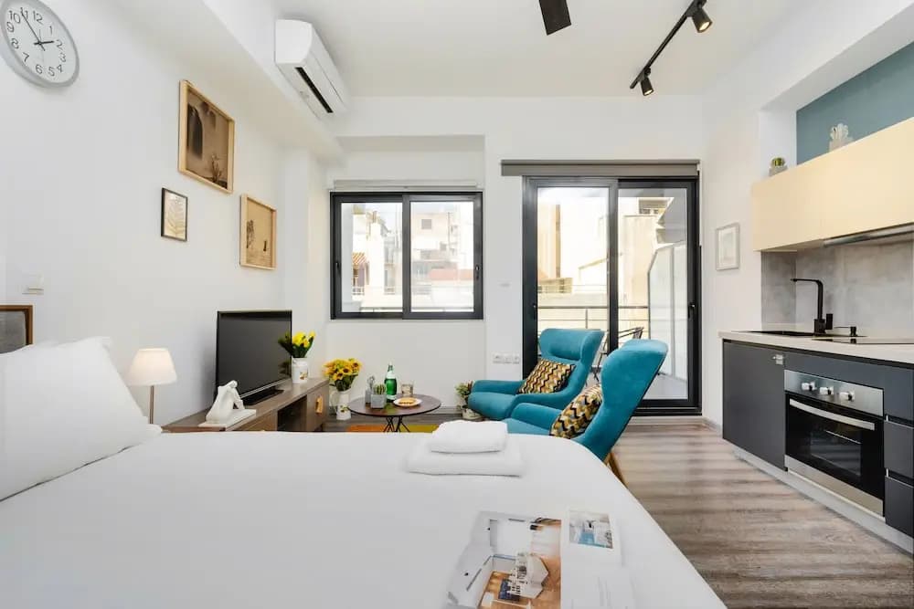 Sanders Home Suites - Charming Downtown Studio - photo 6