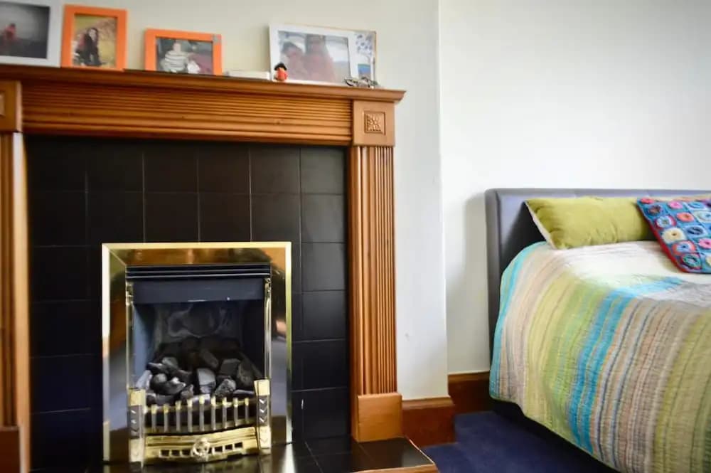 2 Bedroom Flat In Morningside With Private Garden - photo 2