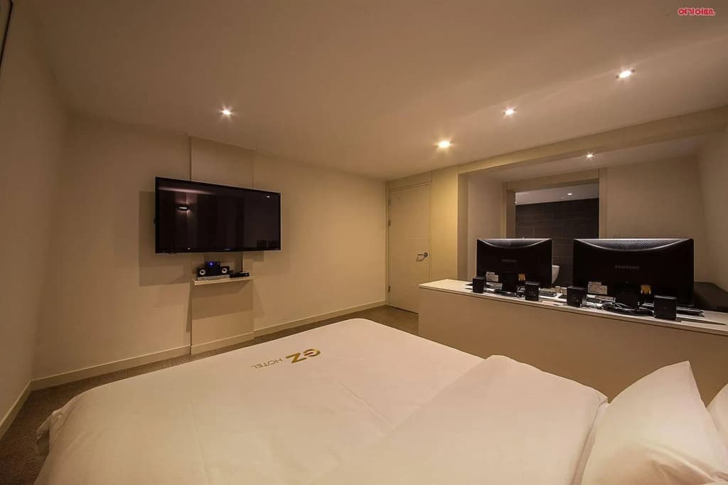 EZ Hotel - photo 6