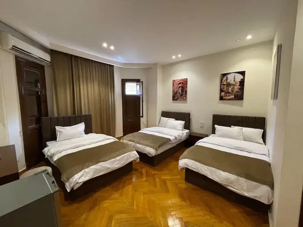 Motel 5 Square - photo 2