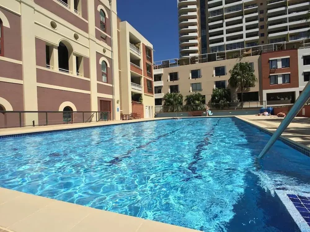 Ample Space In This 1 Bed Apt Also With Pool/Gym - photo 9