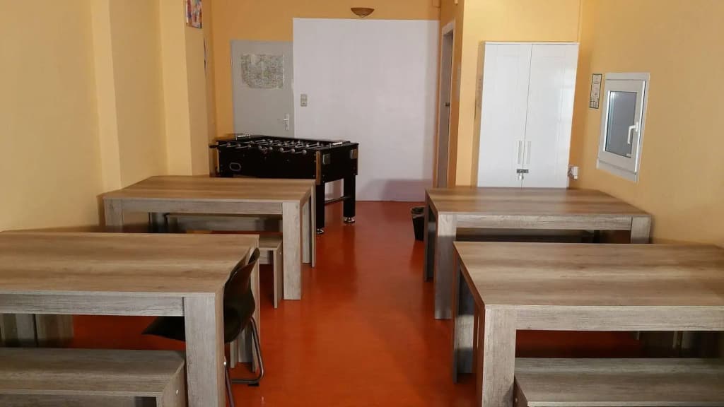 HappyGoLucky Hotel & Hostel - photo 15