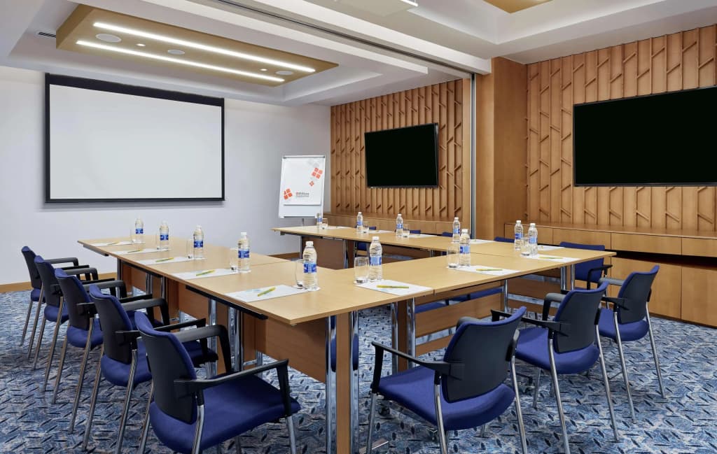Hilton Garden Inn Muscat Al Khuwair Hotel - photo 14