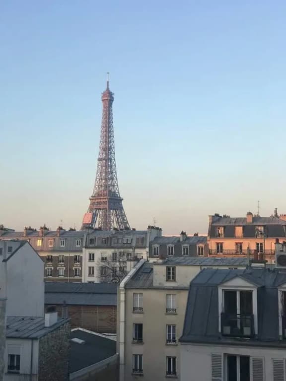 Chic Flat for 2 With Eiffel Tower Views - main photo