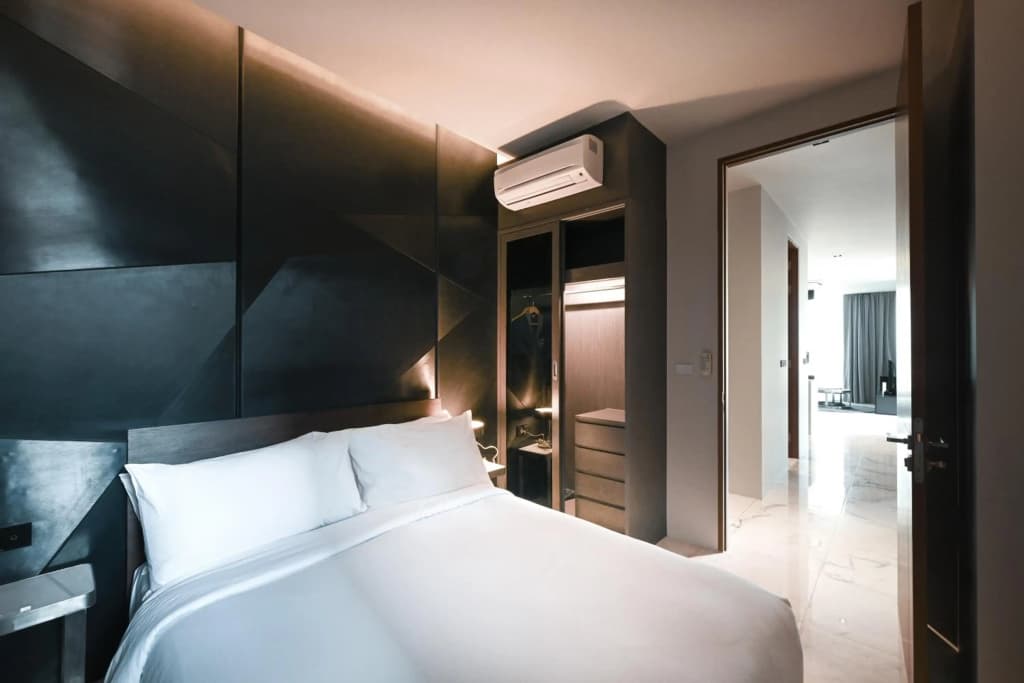 Glam Habitat Hotel - photo 4