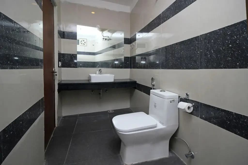 Hotel Airport Royal Blue - photo 9