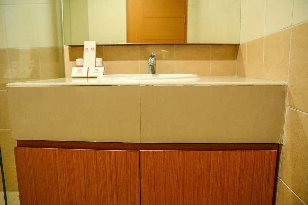 Best Spacious Hampton's Park Apartment - photo 8
