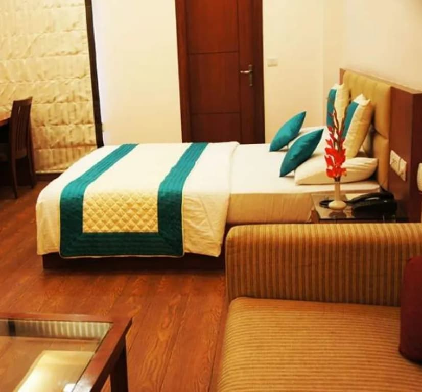 Hotel Shhaurya - photo 6
