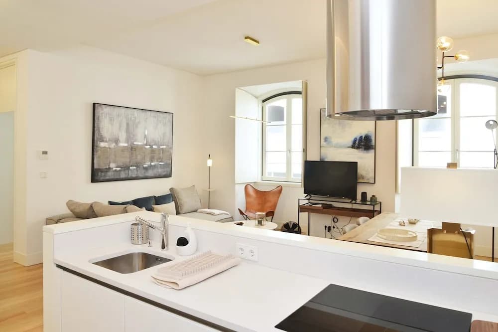 Trendy Chic Apartment - photo 12