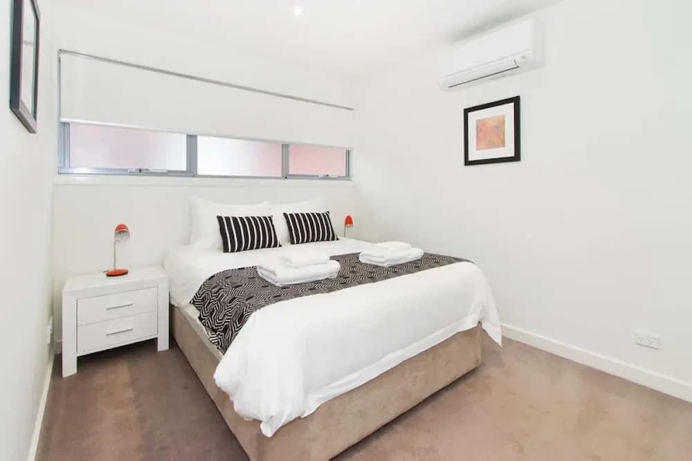 Mitford St Elwood Lifestyle - photo 2