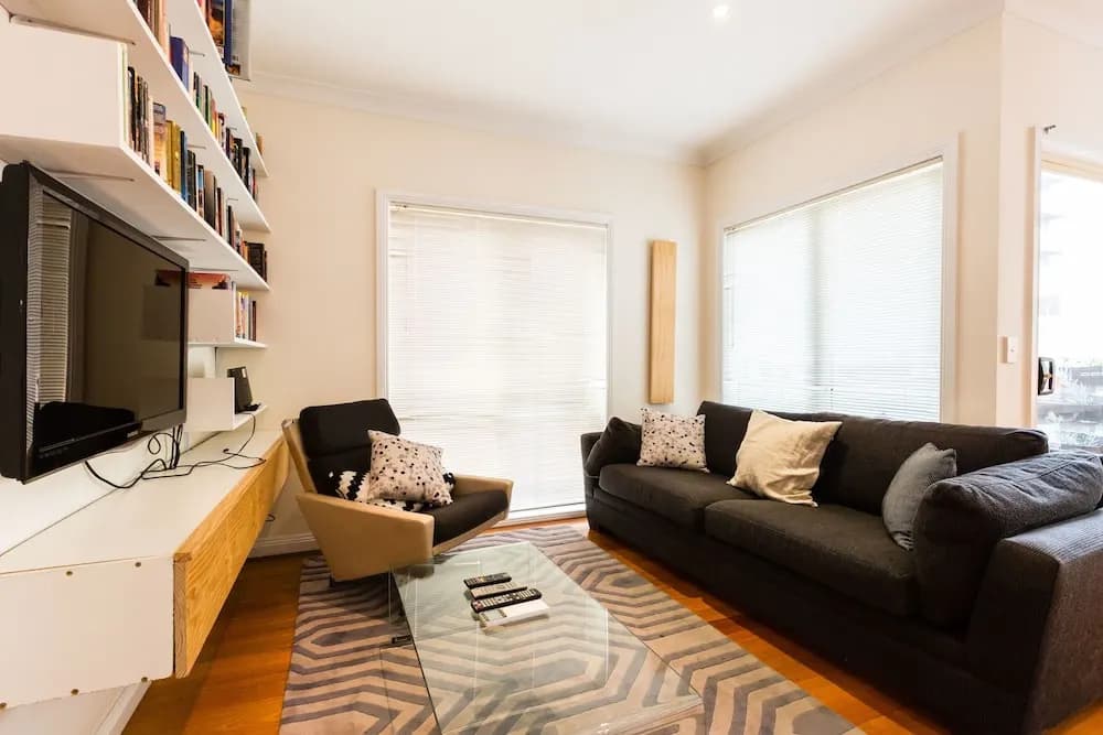KIM, 2BDR West Melbourne Apartment - main photo