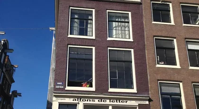 The Amsterdam Canal Hotel - photo 1