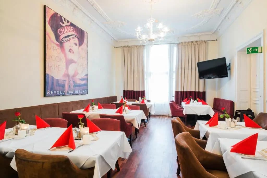 Upper Room Hotel Kurfurstendamm - photo 20