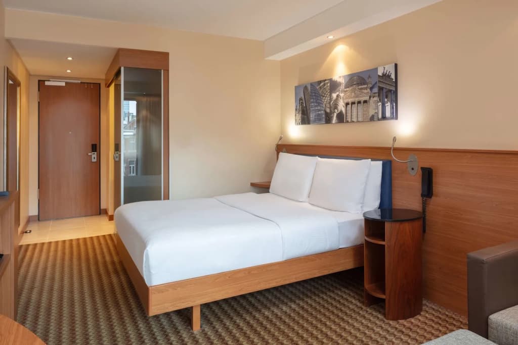 Hampton by Hilton Berlin City West - photo 6