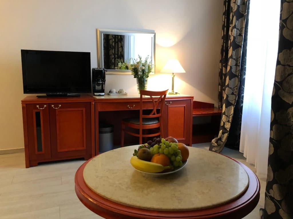 Hotel Carlton - photo 16