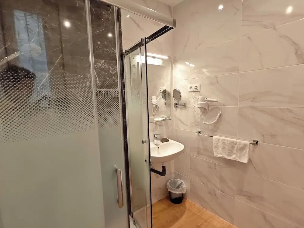 Hostal Aliste - photo 29