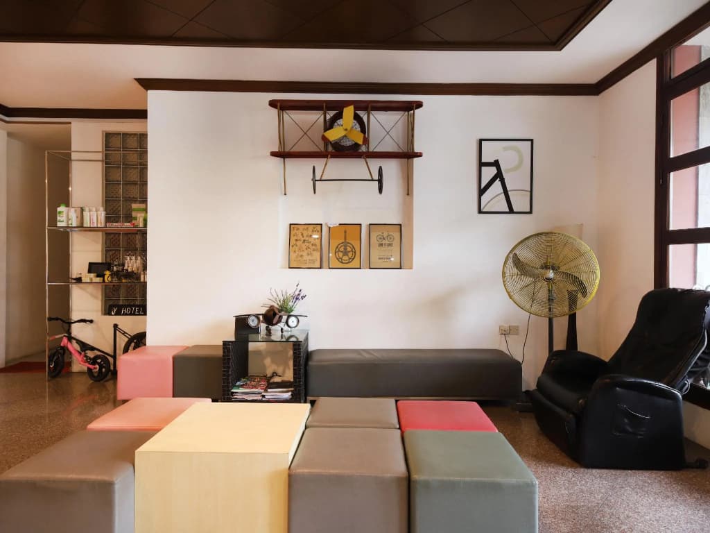 OYO 564 Y Hotel - photo 2
