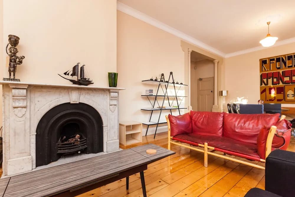 MADELINE, 1BDR Fitzroy Apartment - photo 1
