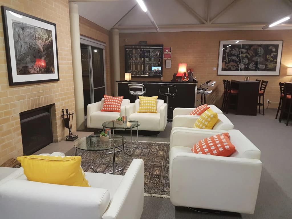 Lakeside Hotel and Conference Centre - photo 23
