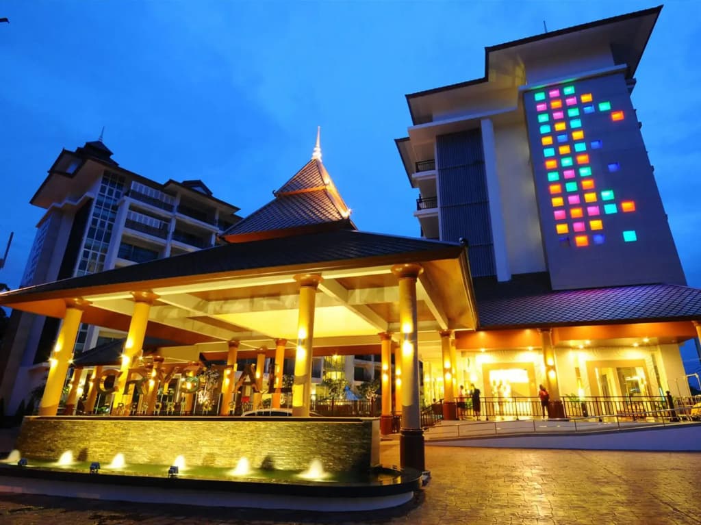 Crystal Palace Pattaya Hotel - photo 1