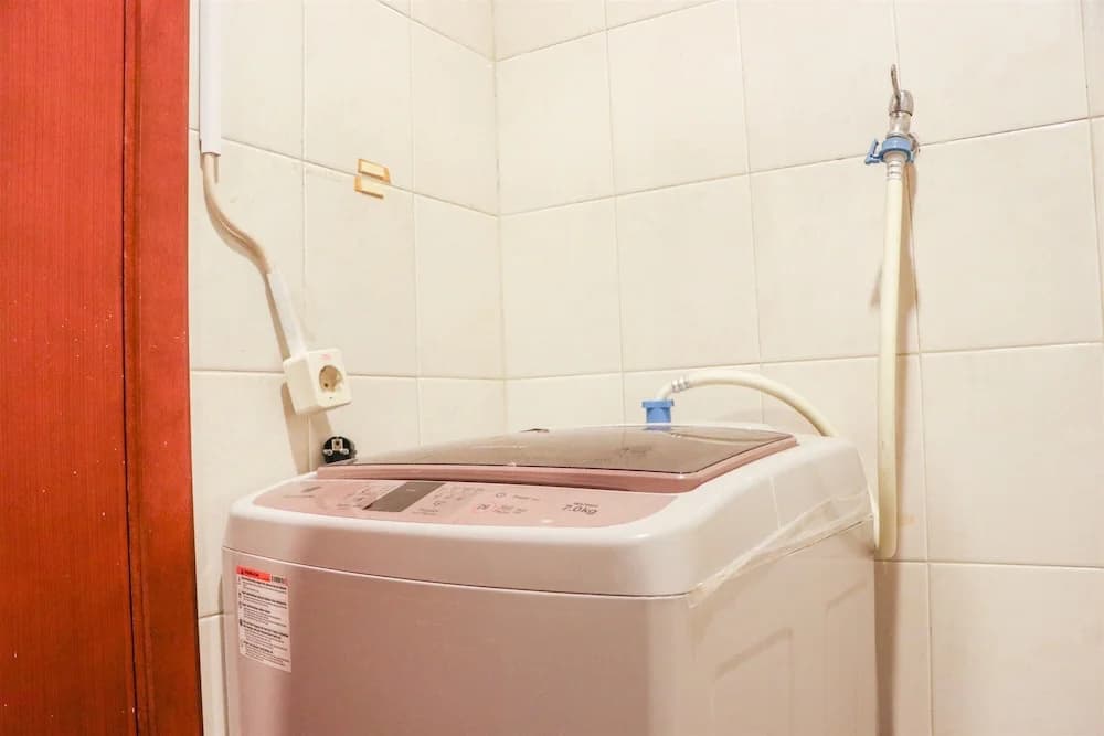 Full Furnished With Comfort Design 2Br Apartment At Thamrin Residence - photo 7