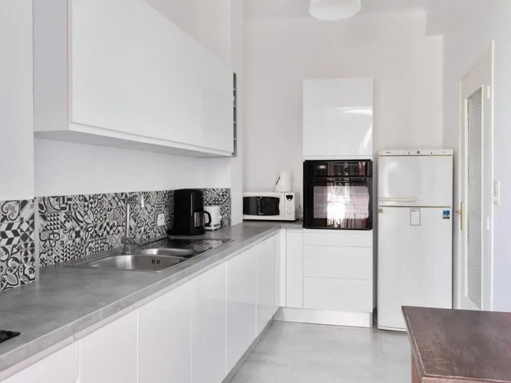 Nice, 58 M2 ! superbe appartement climatisé ! 3 couchages, proche de la promenade des Anglais et de la Gare ! ! - photo 2