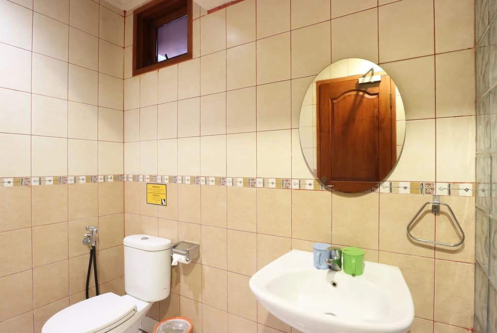 678 Hotel Cawang - photo 10