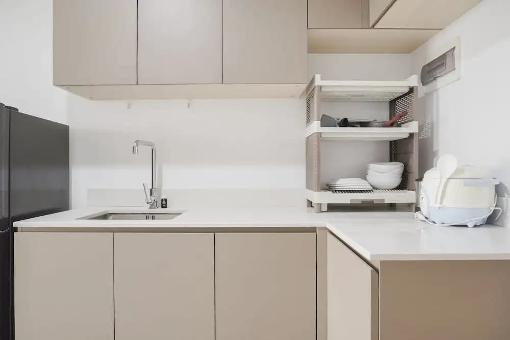 Stunning And Strategic 2Br Gold Coast Apartment Near Pik - photo 24