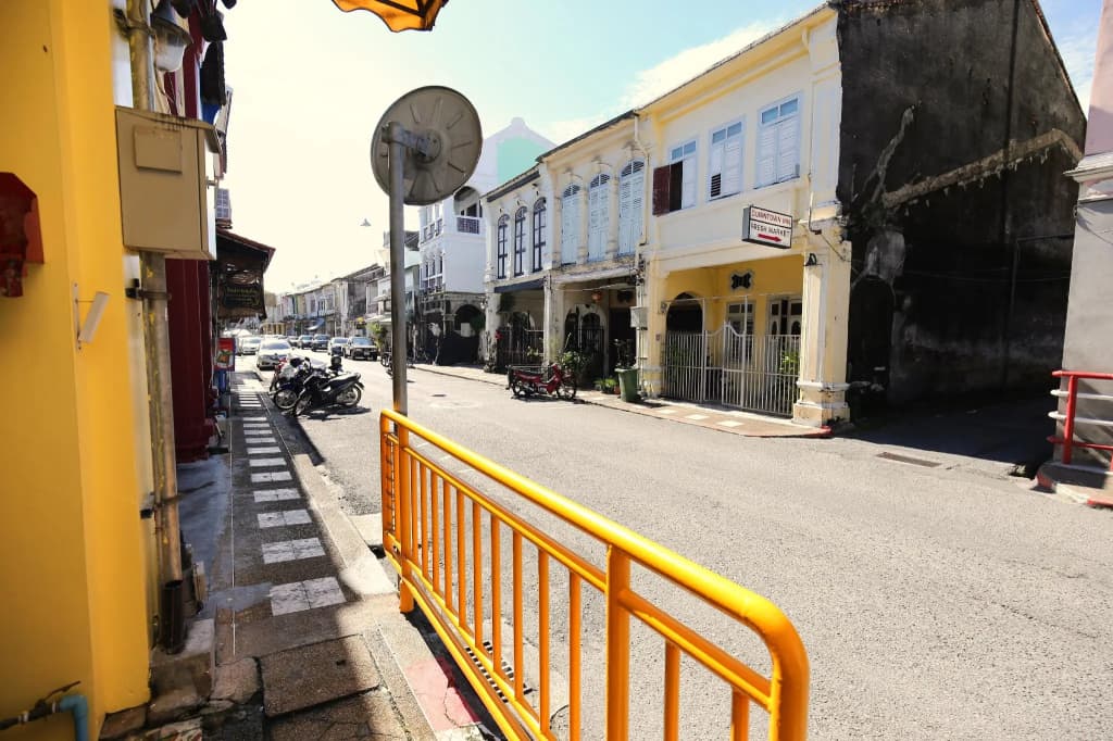 Phuket Old Town Hostel - photo 18