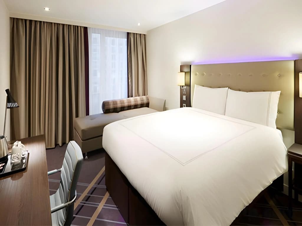 Premier Inn Berlin City Centre - photo 6