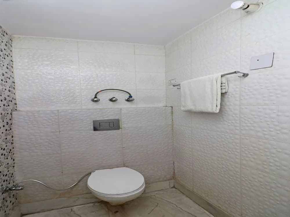 OYO 12739 Mahesh Inn - photo 9