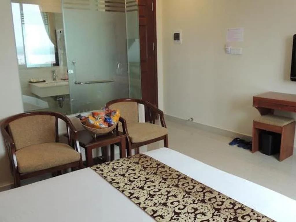 B Hotel - photo 2