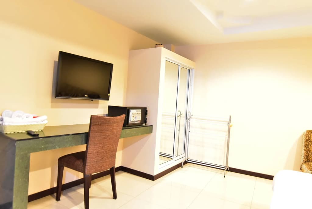 Joy House - photo 4